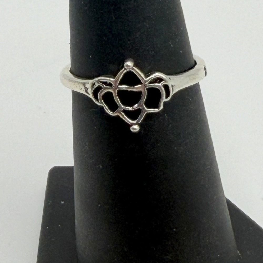 Silver Tone Double Ring Set Ghost Face Motif Spooky Halloween Size 6 - Picture 3 of 5